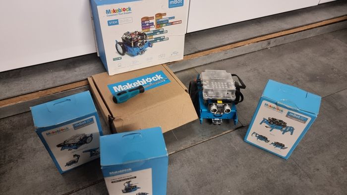 Mbot + 3 boîtes neuves - photo numéro 3