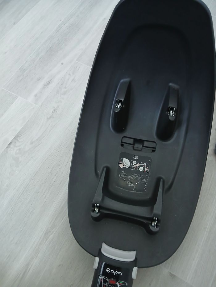 Cosy cybex avec sa basse - photo numéro 4