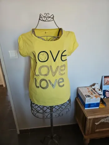 Tee shirt