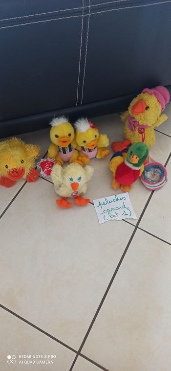 Lot de peluches canard