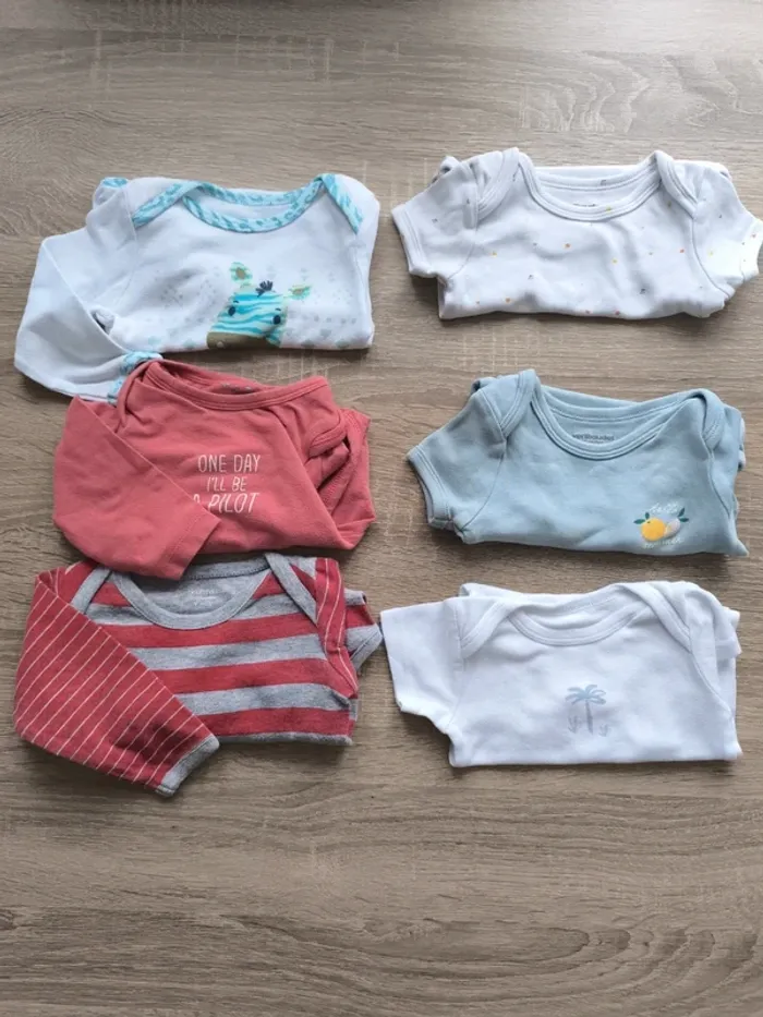 Lot 6 bodies 9 mois