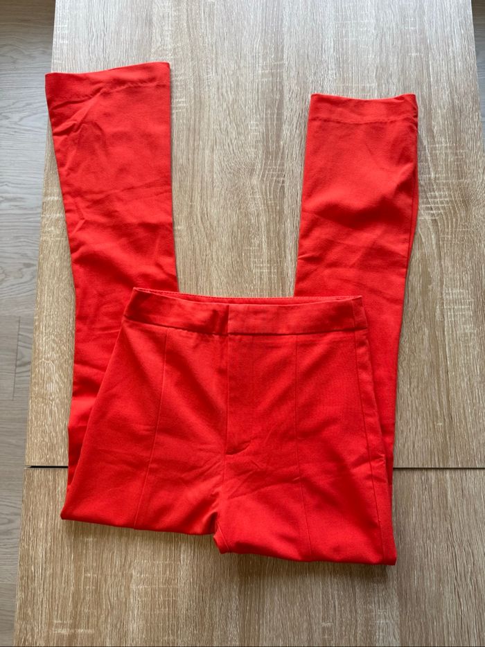 Pantalon cintré et bas ouvert rouge bershka taille 32 XXS - photo numéro 2