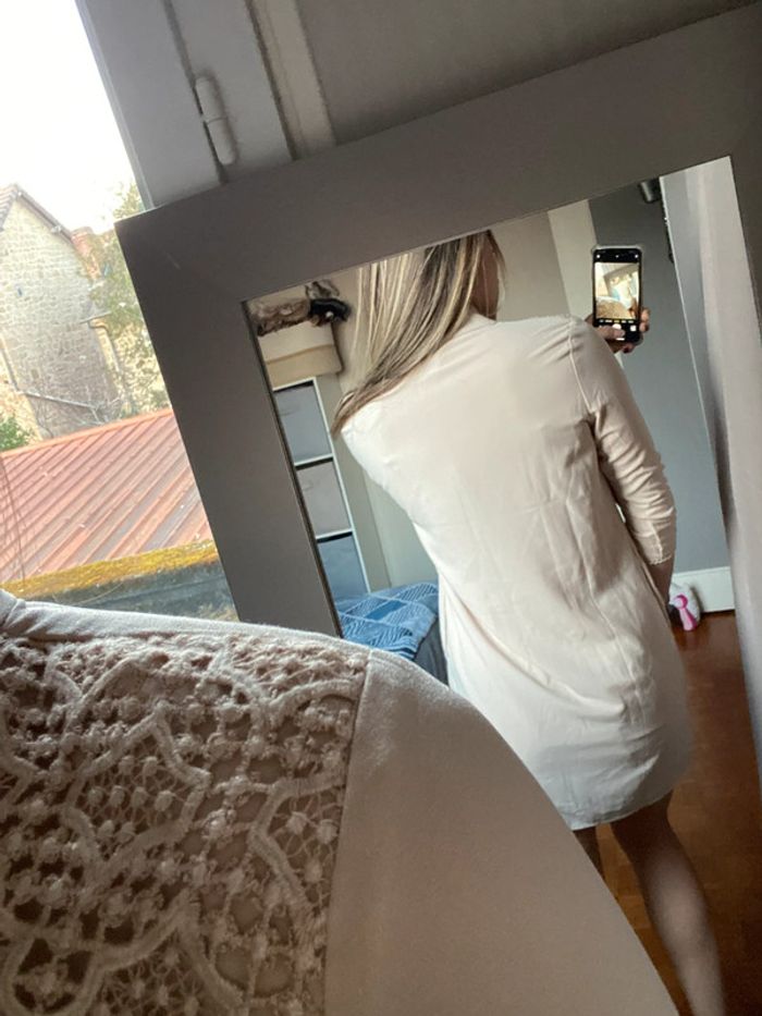 Robe beige manque 3/4 - photo numéro 3