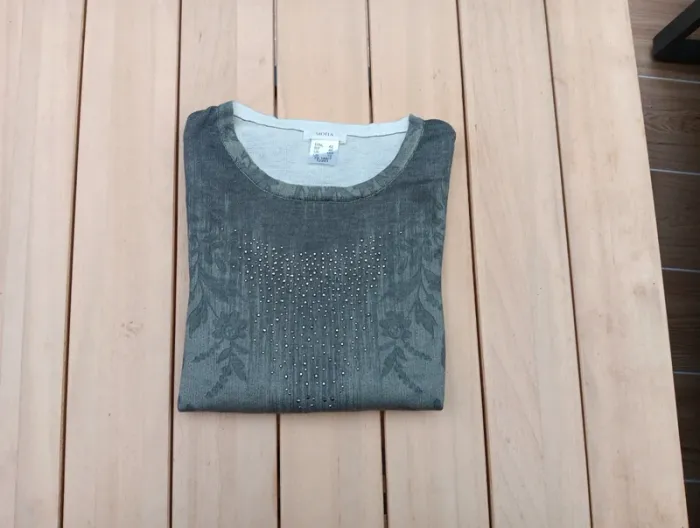 Haut mona taille 44 avec brillant - photo numéro 8