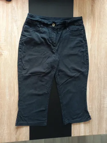 Panta-court noir femme