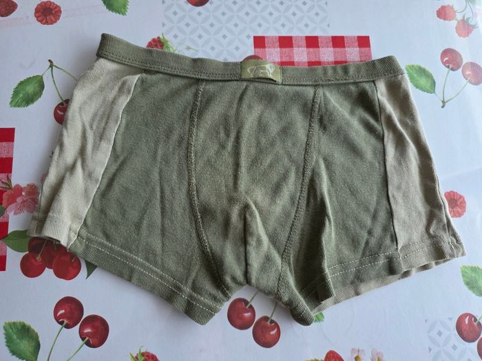 BOXER GARÇON RESTO VERSO ET INTÉRIEUR TAILLE 6/8ANS MARQUE ENVOG COULEUR KAKI