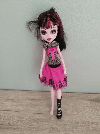 Monster High Draculaura picture day