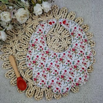 Bavoir forme fleur motif liberty 2