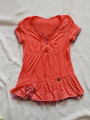 Jolie petit tee-shirt taille 36