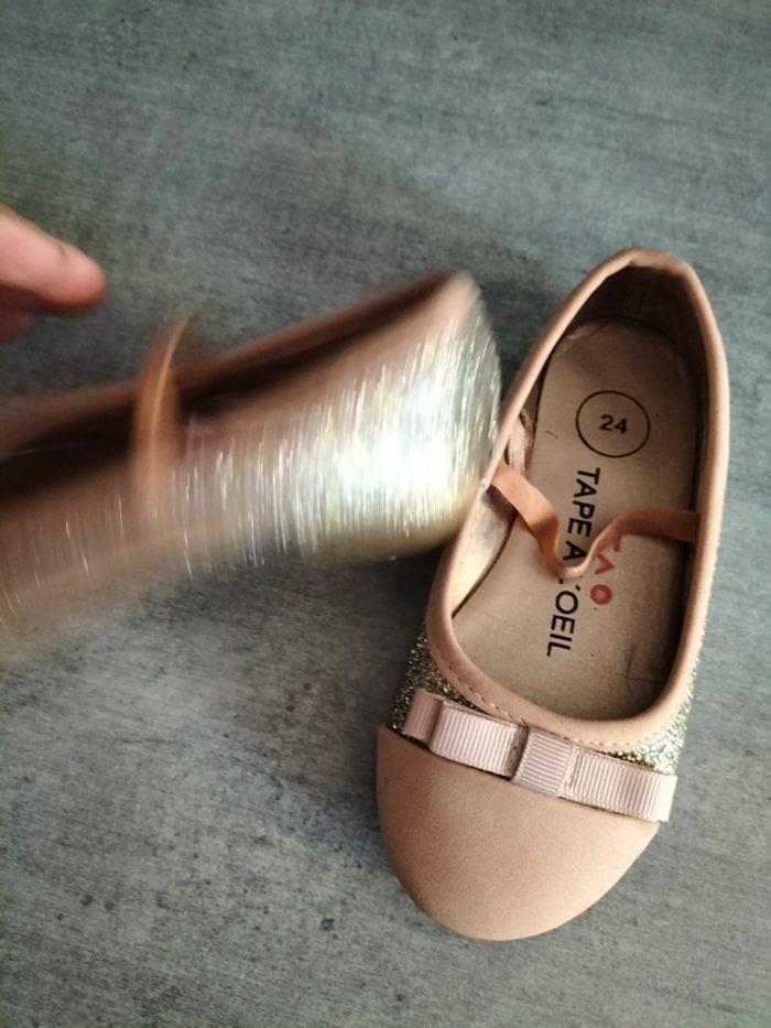 Chaussures taille 24 - photo numéro 2