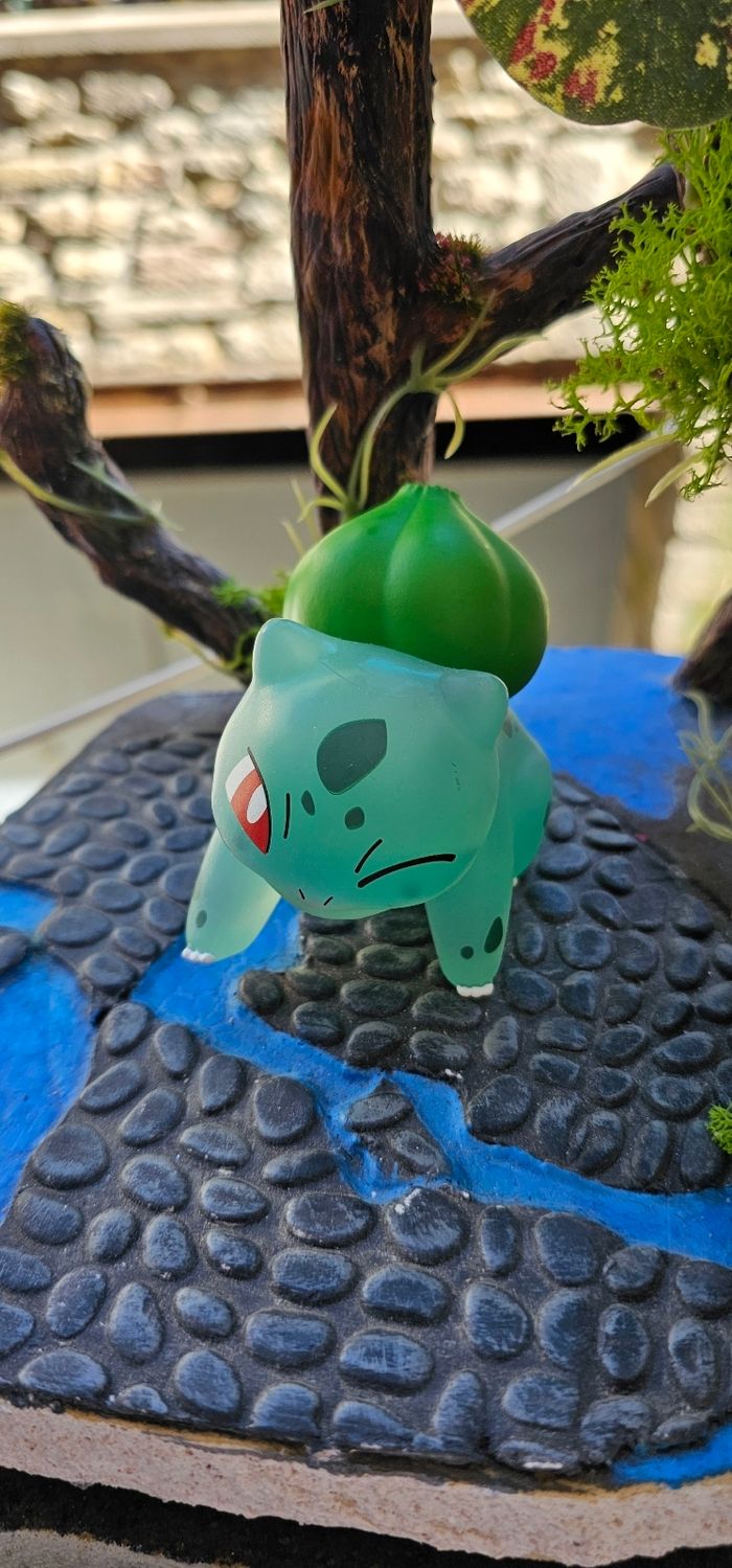 Super figurine Pokemon Nintendo Bulbizarre effet transparent - photo numéro 3