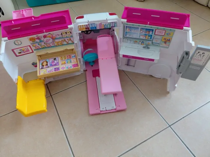Ambulance barbie - photo numéro 9