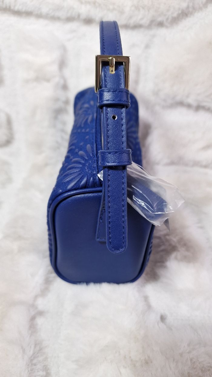 Pochette / Mini sac Estée Lauder + Set soin visage – NEUF - photo numéro 7