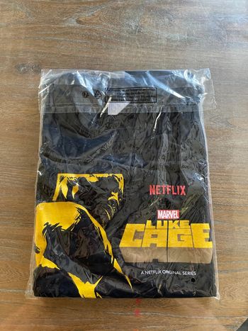 T-shirt Luke Cage taille M neuf sous blister