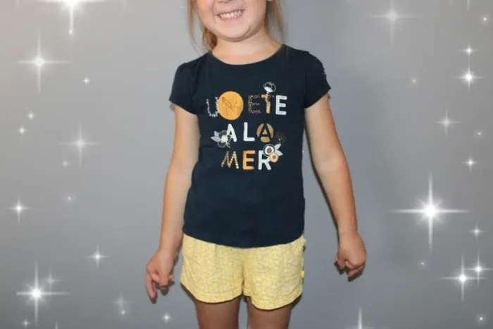 Magnifique ensemble short plus t-shirt taille 4 ans