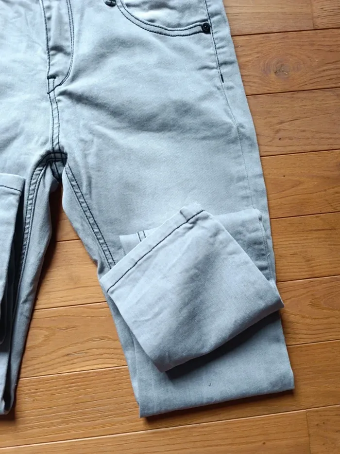 Jean skinny gris clair – taille 36 (peu porté) - photo numéro 6