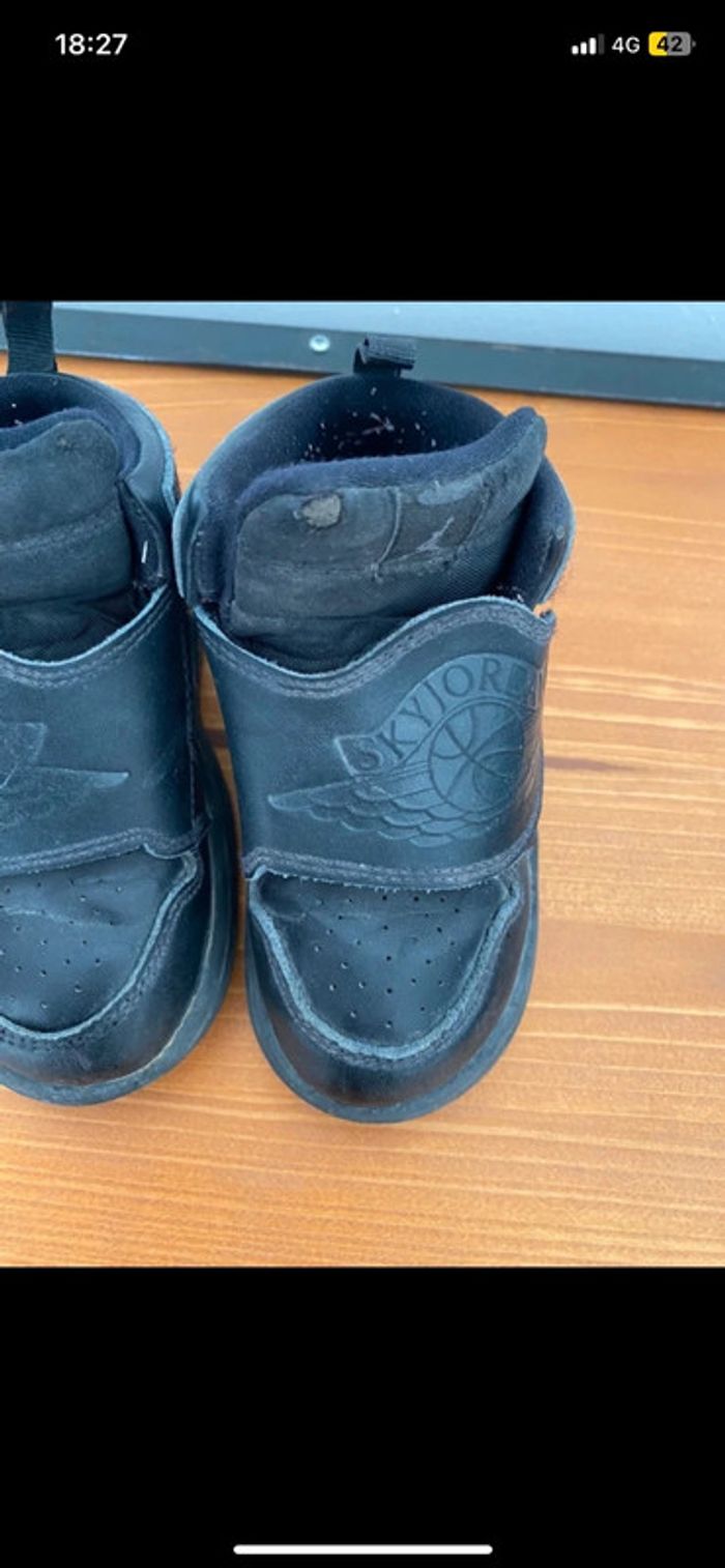 Basket Jordan taille 25 - photo numéro 6
