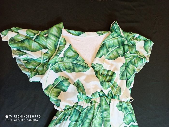 Robe à blanche et verte - photo numéro 3