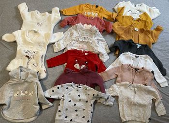 Lot gilets pulls fille 6 mois