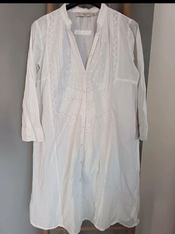 Belle robe en coton blanche