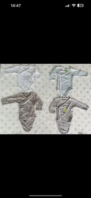 Lot de 4bodies 1mois