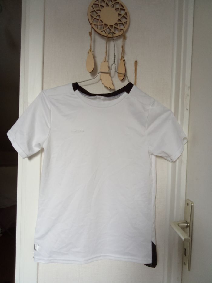 Maillot de foot enfant,de sport, tee short blanc noir kipsta taille 6-8 ans decathlon