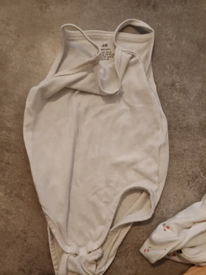 Lot de 3 bodies à bretelles 92cm H&M - photo numéro 6