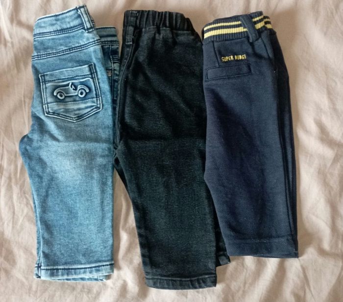 Lot Pantalons taille 9 mois - photo numéro 2