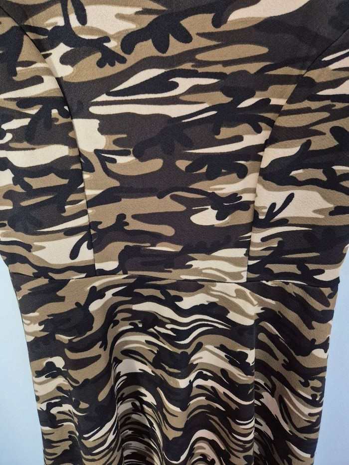 Magnifique robe style militaire taille 36/38 - photo numéro 2