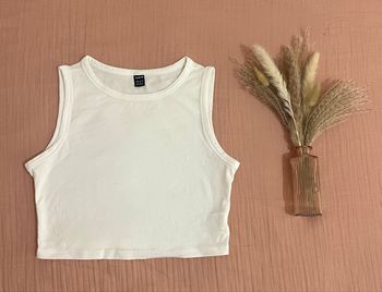 Top court blanc, col rond, pour femme