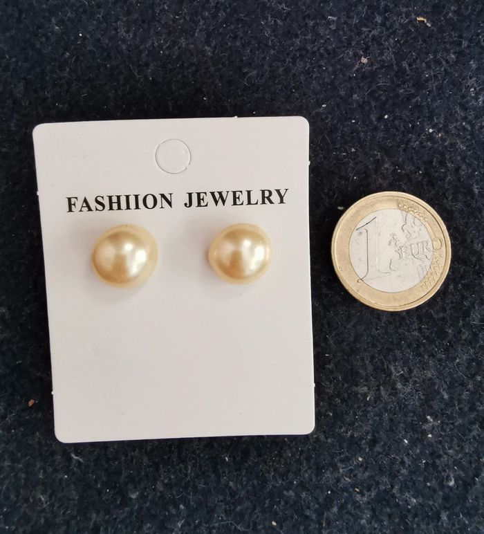 Boucles d'oreilles nacrées - photo numéro 2