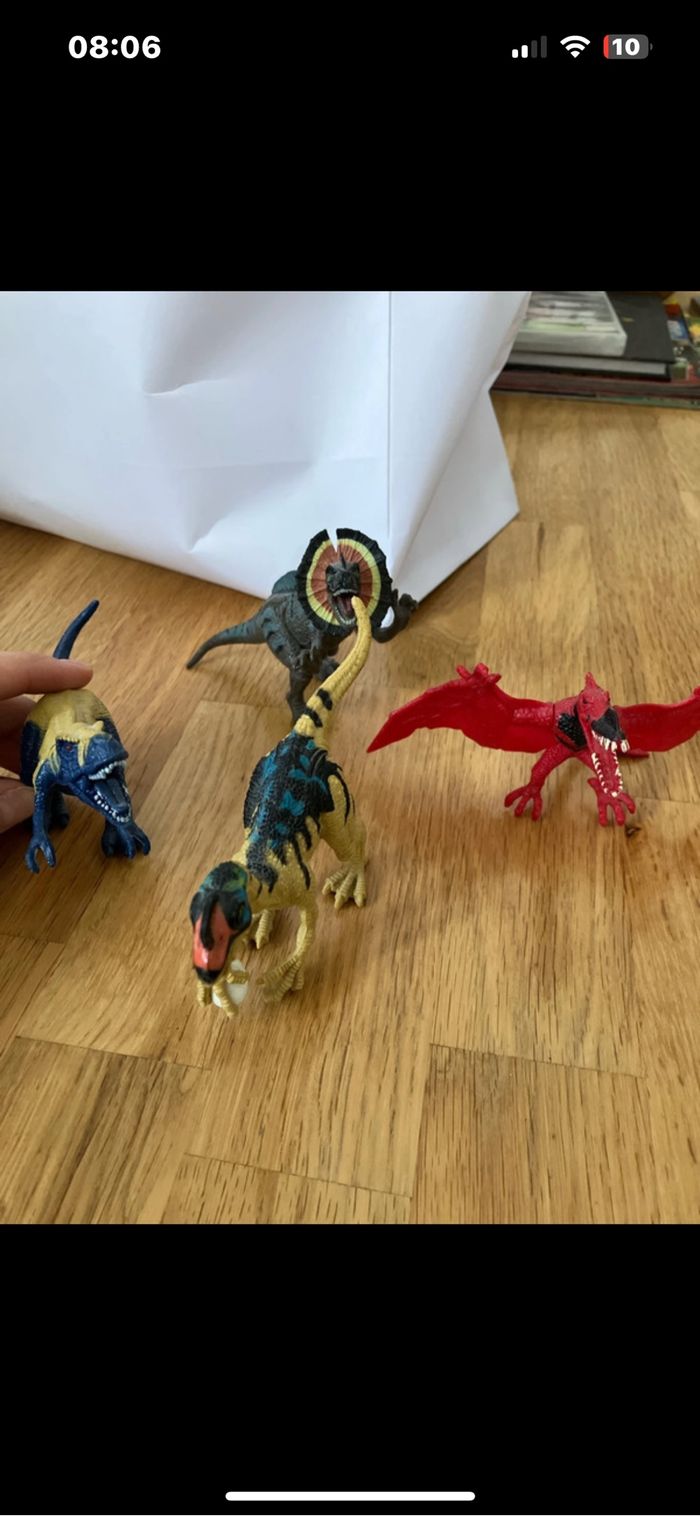 Lot 4 dinosaures
