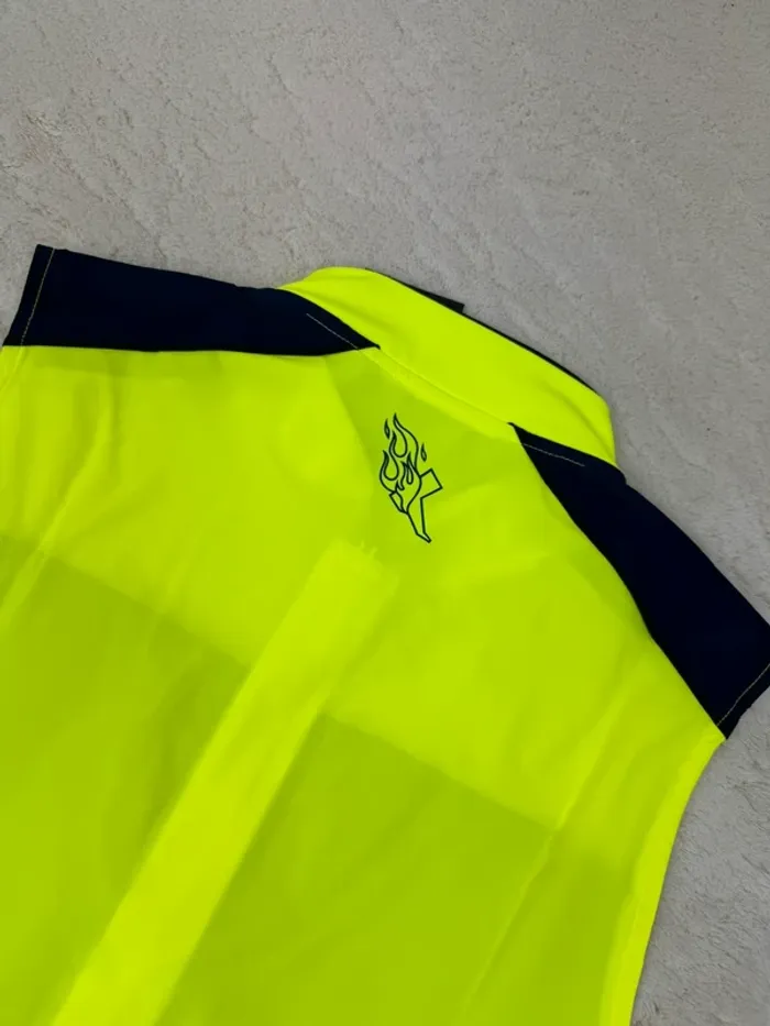 Veste De Running Under Armour Sans Manches Noir et Jaune Fluo Coupe Ajusté Neuve Taille M - photo numéro 7