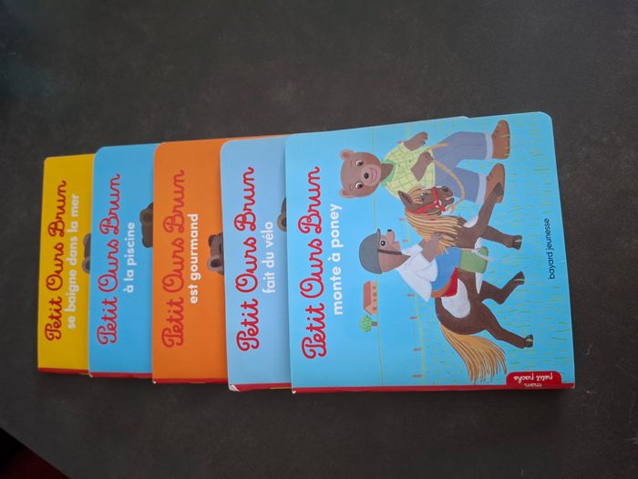 Livre petit ours brun