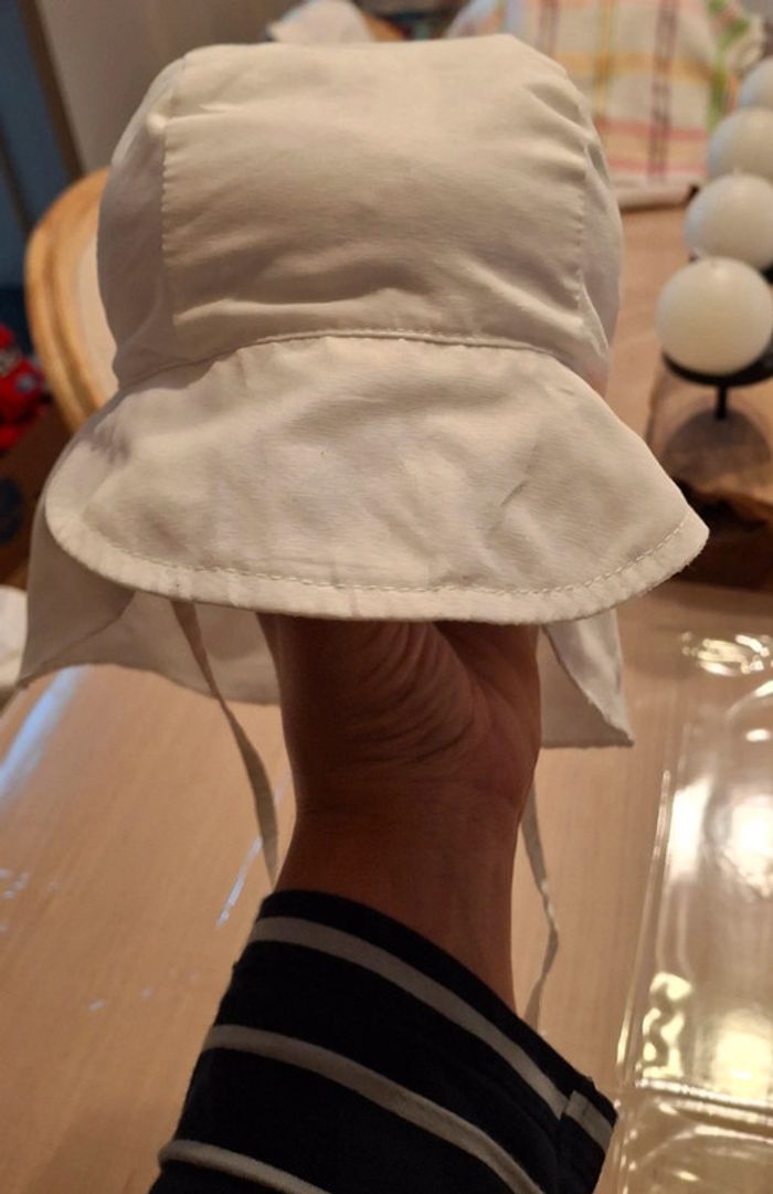 Chapeau de plage Flap Hat 9-12 mois 48-49 cm blanc protection uv 80 - photo numéro 3