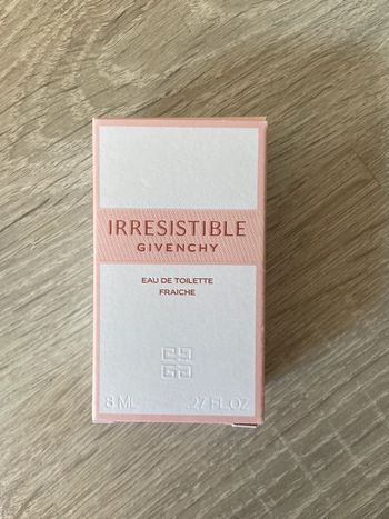 Miniature givenchy  irrésistible eau de toilette fraîche