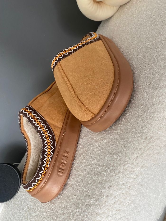 Chaussures - chaussons - photo numéro 4