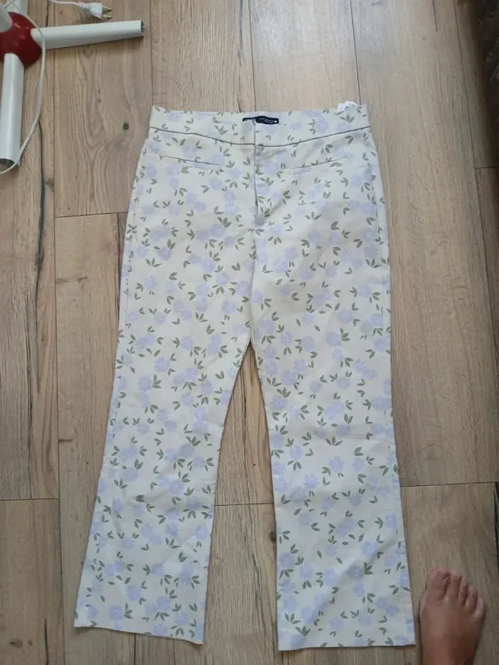 Pantalon fleur zara violet vert et beige XL