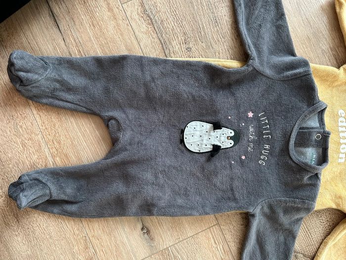 Lot 2 pyjamas en velours 3 mois - photo numéro 2