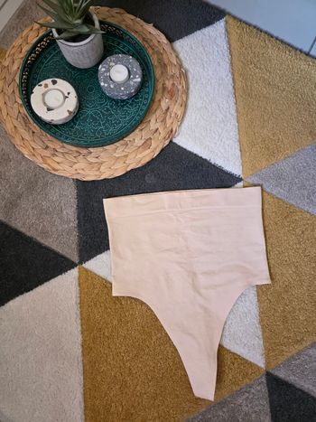 Gaine string neuve Primark taille s