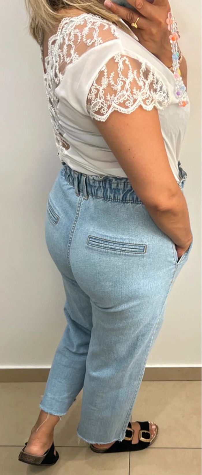 💎Blouse  blanche  avec dentelle dos nu Taille M - photo numéro 5
