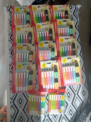 Lot de 98 Stabilos multi couleurs 