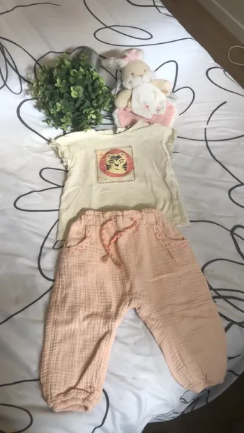 Ensemble pantalon teeshirt