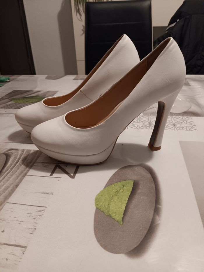 Escarpins blancs plate-forme