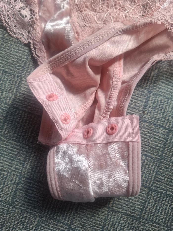 Body dentelle rose sexy - photo numéro 4