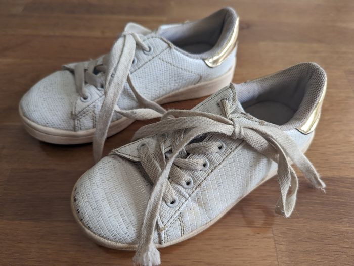 Baskets fille à lacets pointure 29 - photo numéro 2