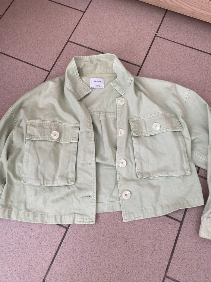 Veste bershka en très bon état taille l