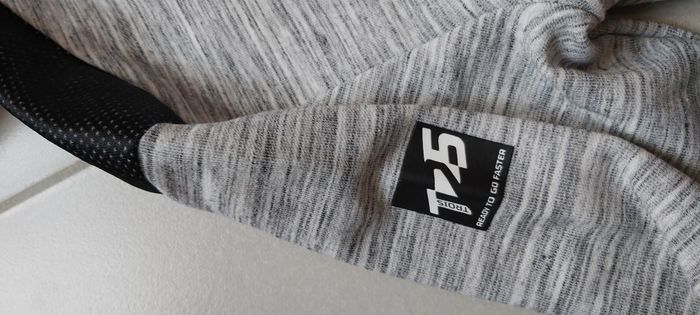 Gilet zippé à capuche 14 ans - photo numéro 8