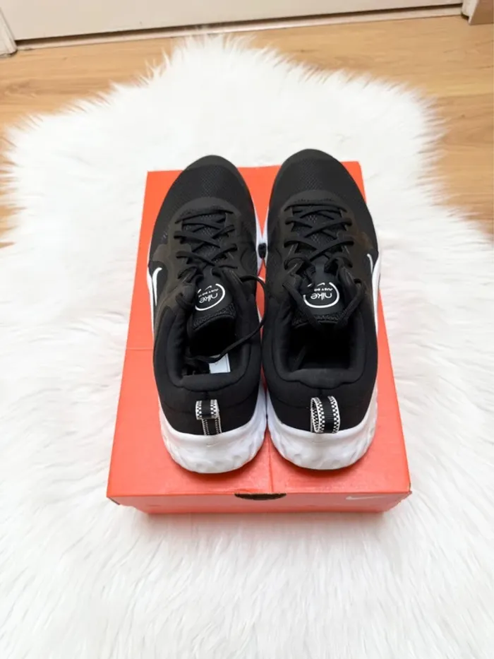 Nike Renew In-Season TR 11 – Taille 43 – noir/blanc – Neuf avec étiquette - photo numéro 10