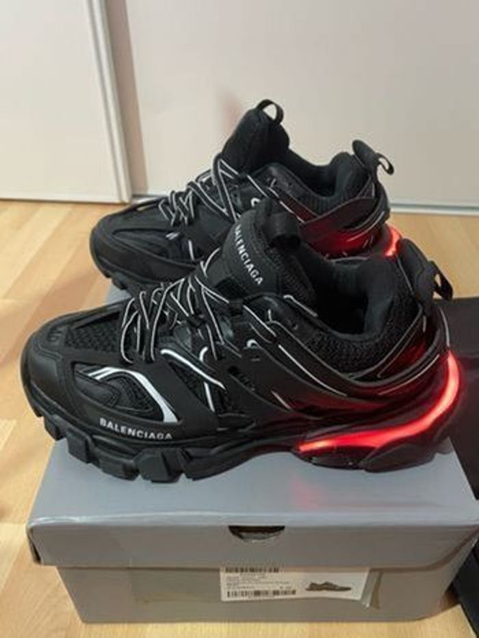 Balenciaga track led